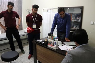 معاینات تخصصی دکتر باشتی از آسیب دیدگان  المپیاد دانشجویان کشور در شیراز