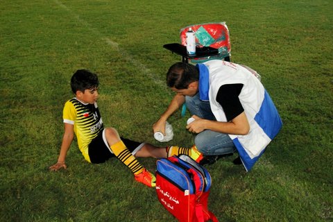 گزارش تصویری/اعزام تیم پزشکی ورزشی استان به ششمین فستیوال مدارس فوتبال استان بوشهر