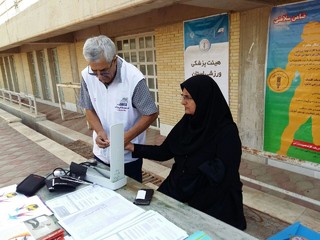 به مناسبت هفته تربیت بدنی، هیأت پزشکی یزد ایستگاه رایگان سلامت برپا کرد