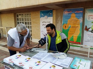 به مناسبت هفته تربیت بدنی، هیأت پزشکی یزد ایستگاه رایگان سلامت برپا کرد