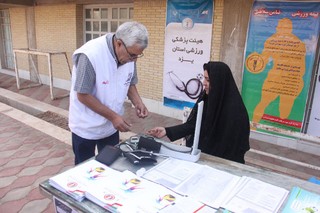 به مناسبت هفته تربیت بدنی، هیأت پزشکی یزد ایستگاه رایگان سلامت برپا کرد