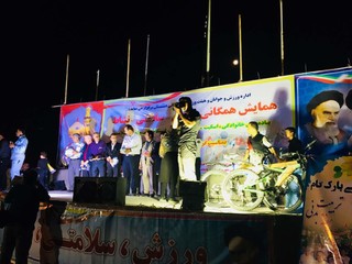 گزارش تصویری/برپایی ایستگاه سلامت و تندرستی در دشتستان