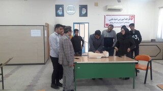 گزارش تصویری/ برگزاری کارگاه یک روزه آموزش احیا قلبی در هنرستان جابربن حیان بوشهر
