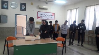 گزارش تصویری/ برگزاری کارگاه یک روزه آموزش احیا قلبی در هنرستان جابربن حیان بوشهر