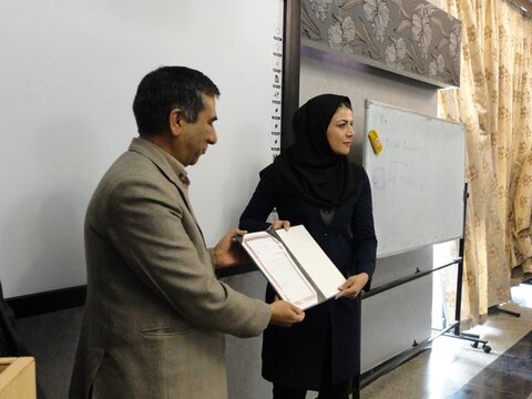 کارگاه آموزشی راهکارهای پیشگیری از آسیب های زانو-کرمان