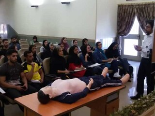 آموزش احیا پایه و کمک های اولیه