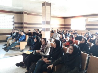 برگزاری دوره تمرین درمانی در آب