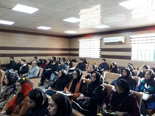 برگزاری دوره تمرین درمانی در آب