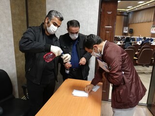 توزیع ماسک و مواد ضدعفونی کننده