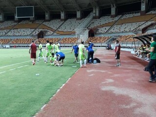 بازی دوستانه بین دو تیم فولاد خوزستان و صنعت نفت آبادان