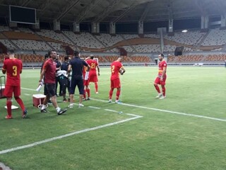 بازی دوستانه بین دو تیم فولاد خوزستان و صنعت نفت آبادان