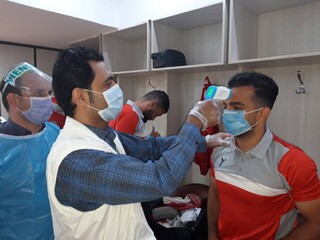 انجام معاینات پزشکی بازیکنان تیمهای سپیدرود رشت و هواداران تهران از بازیهای لیگ یک در ورزشگاه سردارجنگل
