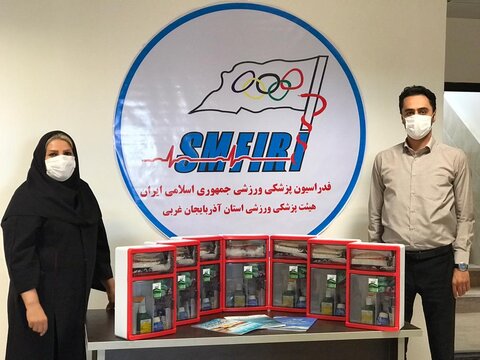 تحویل جعبه کامل کمک های اولیه به تعدادی از هیئت‌های ورزشی آذربایجان غربی