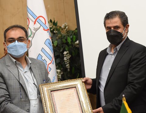 قدردانی پرسنل هیأت پزشکی از دکتر اردیبهشت