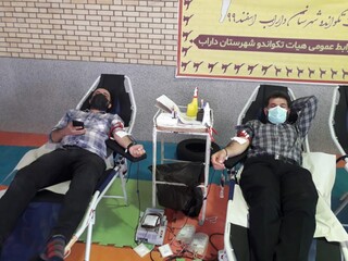 شرکت رئیس هیات پزشکی ورزشی شهرستان داراب فارس به همراه جامعه ورزش این شهرستان در پویش اهدا خون