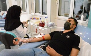 همزمان با اربعین حسینی جامعه ورزش شهرستان لارستان فارس در پویش اهدا خون شرکت کردند