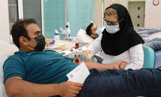 همزمان با اربعین حسینی جامعه ورزش شهرستان لارستان فارس در پویش اهدا خون شرکت کردند