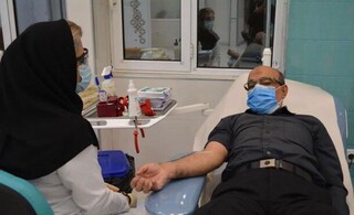 همزمان با اربعین حسینی جامعه ورزش شهرستان لارستان فارس در پویش اهدا خون شرکت کردند