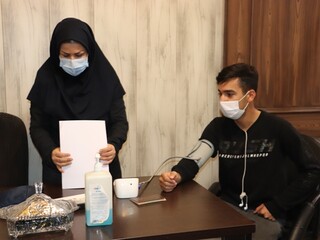 انجام معاینات پزشکی از تیم اعزامی کاراته فارس به رقابتهای کشوری توسط هیات پزشکی ورزشی فارس