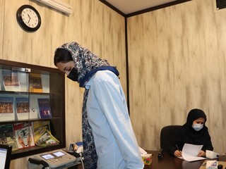 انجام معاینات پزشکی از تیم اعزامی کاراته بانوان فارس به مسابقات کشوری توسط دکتر تمدن نایب رئیس هیات پزشکی ورزشی استان