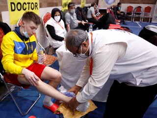 پوشش پزشکی رقابتهای بین المللی بدمینتون فجر توسط هیات پزشکی ورزشی فارس