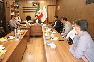 شست اعضای هیات رئیسه هیات پزشکی  ورزشی فارس با جمعی از متخصصین پزشکی ورزشی