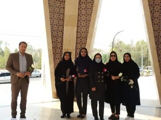 گلباران و غبارروبی مزار شهدای لارستان