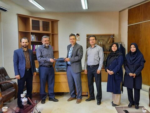 تقدیر از دکتر سیدصادقی