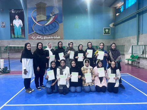 حضور پزشکیار هیات پزشکی ورزشی در مسابقات بدمینتون دوبل ازاد بمناسبت هفته دولت