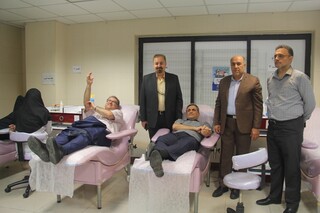 آغاز رسمی سومین پویش اهدای خون جامعه ورزش و جوانان با اهدای خون دکتر نوروزی