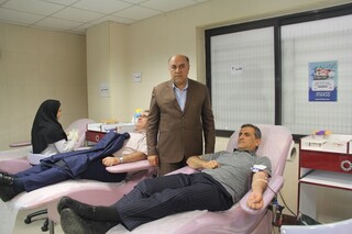 آغاز رسمی سومین پویش اهدای خون جامعه ورزش و جوانان با اهدای خون دکتر نوروزی