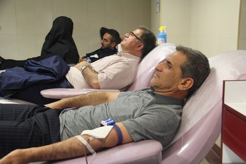 اهدا خون دکتر نوروزی