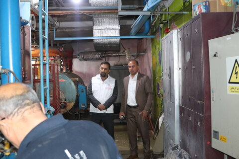 بازدید مسوول کمیته نظارت هیات پزشکی ورزشی فارس به همراه رییس اداره ورزش و جوانان شهرستان شیراز و رییس هیات نجات غریق فارس از استخر کوثر شیراز