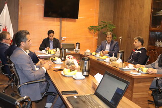 دیدار دکتراردیبهشت دبیرفدراسیون،ناصراشکانی مسوول امور استان ها و دکتر بنی جمالی رییس کمیته خدمات درمان فدراسیون با رییس و مسئولین کمیته های هیات زشکی ورزشی فارس