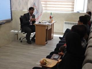 جلسه هم اندیشی و نشست صمیمی سرپرست هیات پزشکی ورزشی استان مرکزی با هیات های پزشکی ورزشی شهرستانهای تابعه