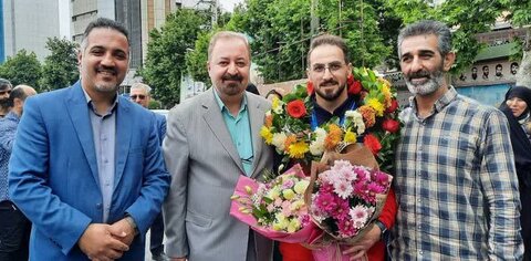 مراسم استقبال از قهرمانان تیم ملی ناشنوایان ایران (1).jpg