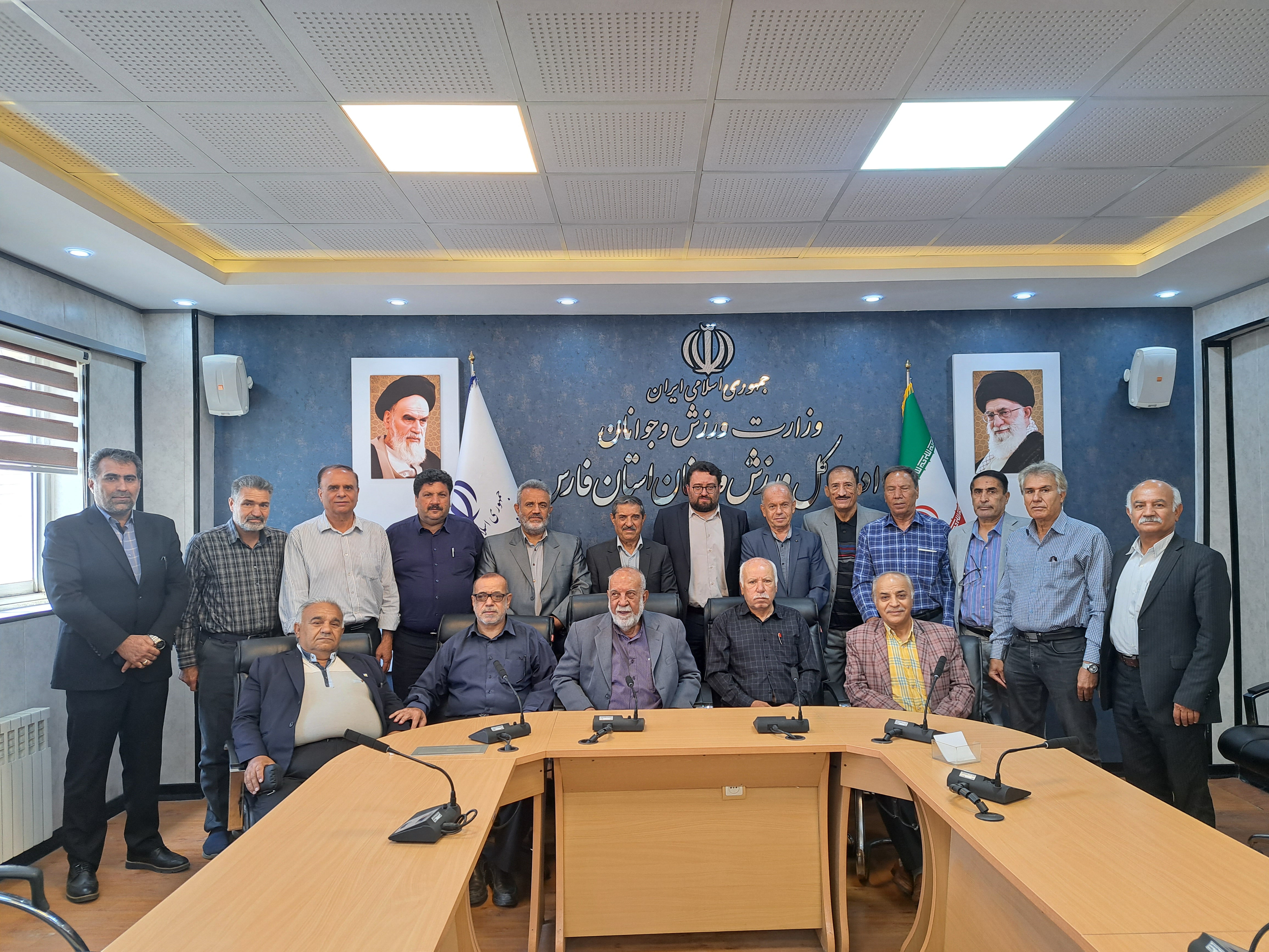 حضور دبیرهیات پزشکی ورزشی فارس در نشست پیشکسوتان ورزش فارس با سرپرست اداره کل ورزش و جوانان