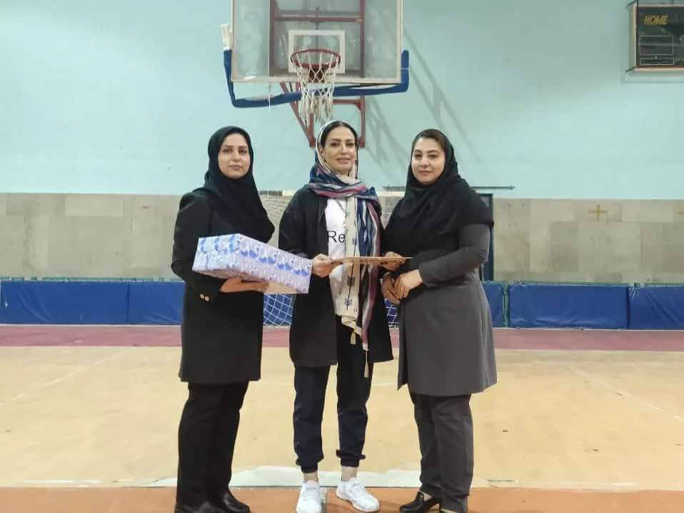 تقدیر از باشگاههای فوتبال ستارگان و نام آوران بوشهر و باشگاه بسکتبال بازیاری