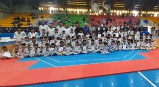 مسابقات قهرمانی تکواندو استان به مناسبت هفته دفاع مقدس در شهرستان اراک برگزار گردید.