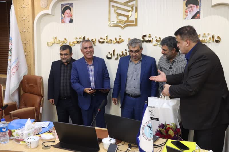 از دکتر علی دهقان بعنوان رئیس اسبق هیات پزشکی ورزشی مازندران تجلیل شد