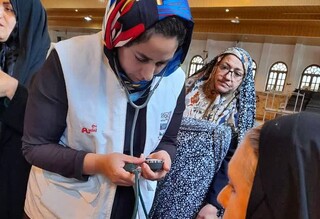 گزارش تصویری : ویزیت رایگان و تست فشار خون به مناسبت هفته تربیت بدنی و ورزش توسط هیات پزشکی ورزشی مازندران / مصلی شهرستان ساری