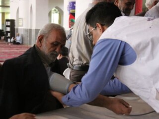 ارائه خدمات رایگان به 300 نفر در ایستگاه تندرستی مصلی نمازجمعه قم