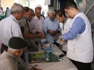 ارائه خدمات رایگان به 300 نفر در ایستگاه تندرستی مصلی نمازجمعه قم