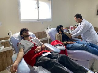 بیش از 60 نفر از جامعه ورزش و جوانان استان گیلان به مناسبت هفته تربیت بدنی و ورزش همزمان با سراسر کشور صبح امروز با حضور در انتقال خون استان به پویش اهدای خون پیوستند.