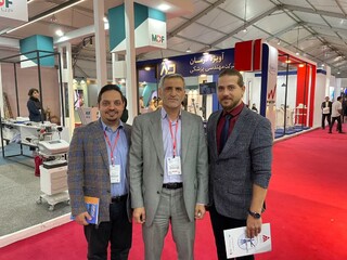 بازدید دکتر نوروزی از نمایشگاه تجیهزات فیزیوتراپی و توانبخشی