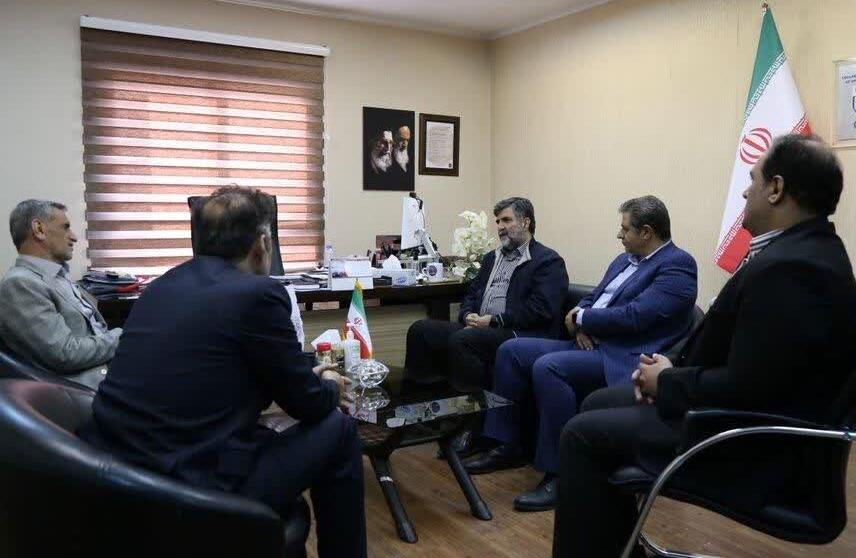 دکتر صالح طبری با حضور در فدراسیون پزشکی ورزشی ابلاغ خود را به عنوان رئیس هیات پزشکی ورزشی مازندران دریافت کرد
