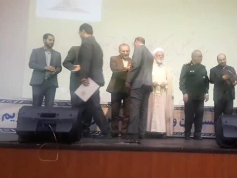 مراسم تقدیر از برگزیدگان کتاب سال استان مرکزی