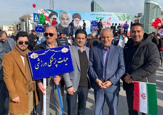 حضور خانواده پزشکی ورزشی در راهپیمایی 22 بهمن و ارائه خدمات سلامت به شرکت کنندگان