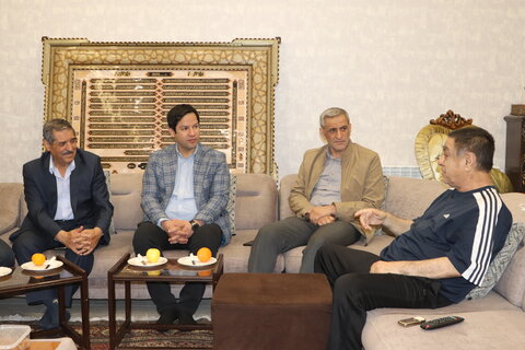 عیادت دکتر نوروزی از غلامحسین پیروانی