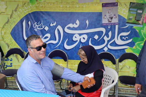 برگزاری ایستگاه رایگان تندرستی در همایش پیاده روی و جشن دهه کرامت و روز دختر 